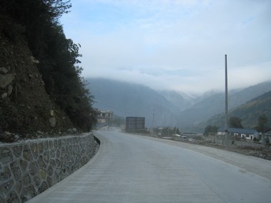 2012年10月臥龍自然保護區 - 道路交通工程進度