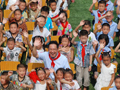 Mr Chen today (September 1) attended the school year-opening ceremony of Jinshan Town No. 1 Primary School in Deyangshi, Sichuan. The school is one of the 69 school reconstruction projects supported by the Trust Fund in Support of Reconstruction in the Sichuan Earthquake Stricken Areas.