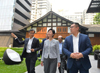 林鄭月娥（右）與在四川的港人港商見面，了解他們在內地營商和生活的情況。