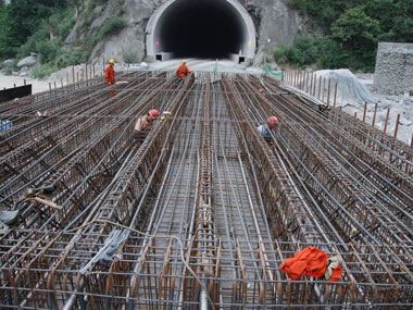 重建工程正在进行中