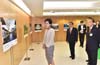 政務司司長林鄭月娥今日（十月二十八日）主持「香港特區支援四川地震災後重建－援建工作完成典禮暨臥龍自然保護區災後重建分享會」。圖示林鄭月娥（左一）、四川臥龍國家級自然保護區管理局局長張和民（左二）和海洋公園行政總裁李繩宗（右一）參觀援建成果展覽。