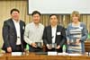 四川臥龍國家級自然保護區管理局局長張和民昨日（十月二十七日）在香港大學出席四川臥龍國家級自然保護區科研合作工作坊。圖示張和民（右二）與香港大學理學院副院長（科研及研究生事務）梁美儀教授（左一）、香港教育大學社會科學系助理教授張定安博士（左二）和香港海洋公園保育基金總監蔣素珊（右一）合照。